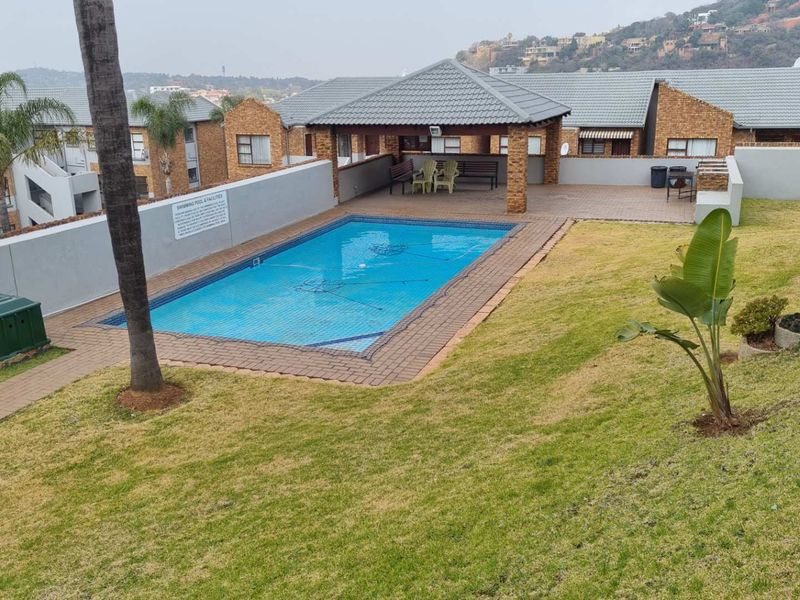 Lovely 2 Bedroom Unit in Bassonia for Sale - Photo 2