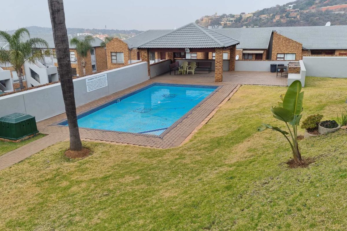 Lovely 2 Bedroom Unit in Bassonia for Sale - Photo 2