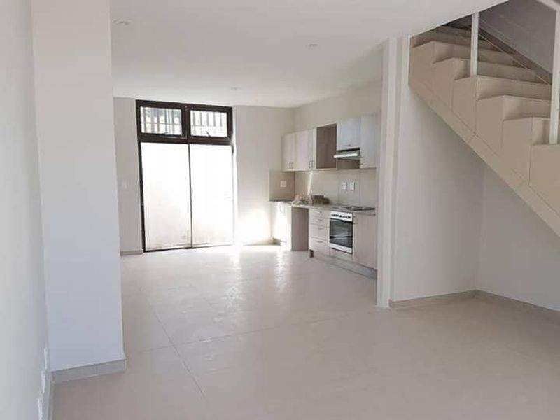 2 Bedroom Townhouse For Sale - Photo 6