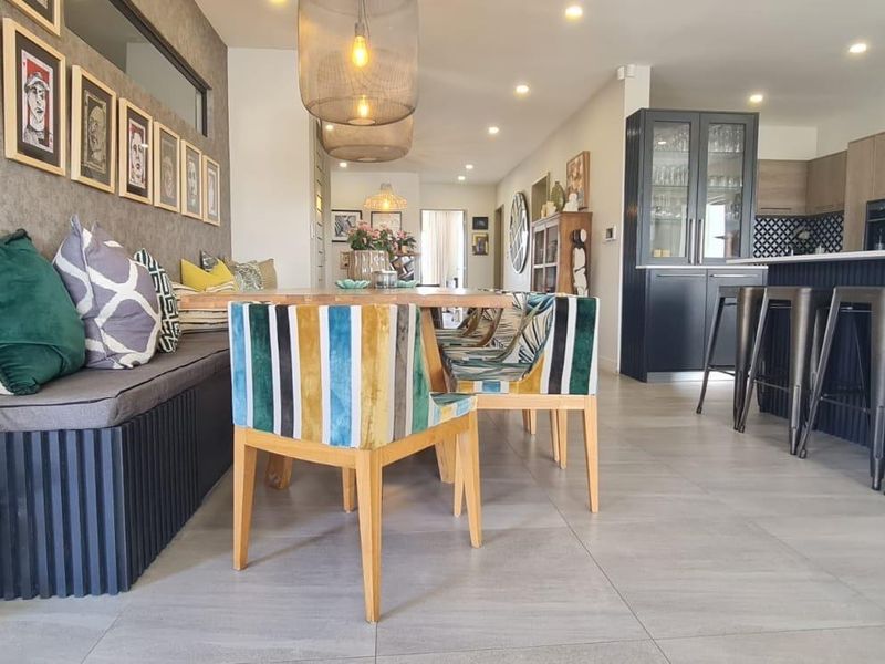 Stunning Hilltop Property in Bloubergstrand - Photo 5