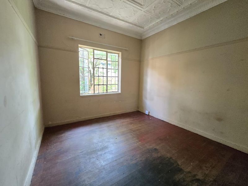 **Charming 3-Bedroom House For Sale in Rosettenville, Johannesburg** - Photo 8