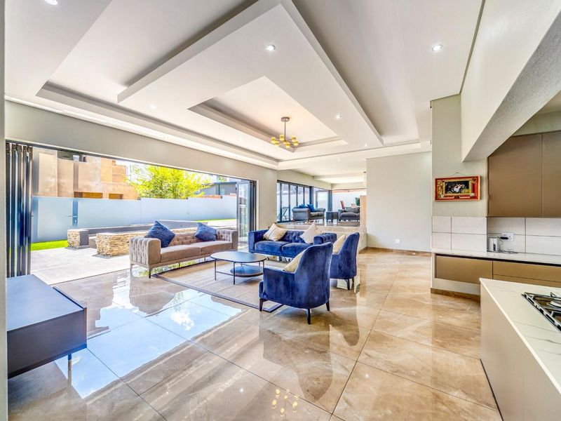 Five Bedroom Home for Rent In Waterfall Country Estate. - Photo 5