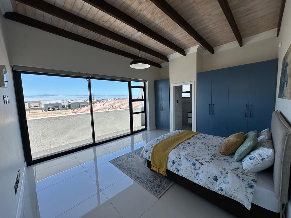 4th bedroom with ensuite bathroom