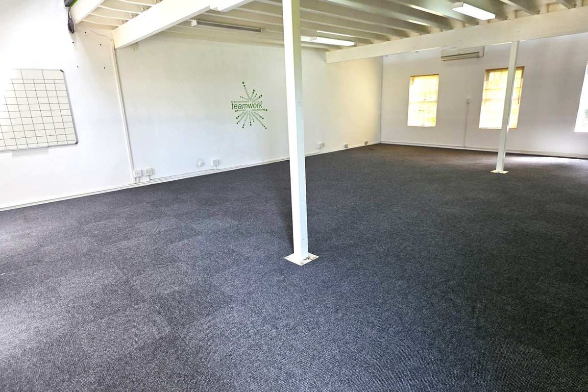 First Floor Office in Tokai - Photo 4