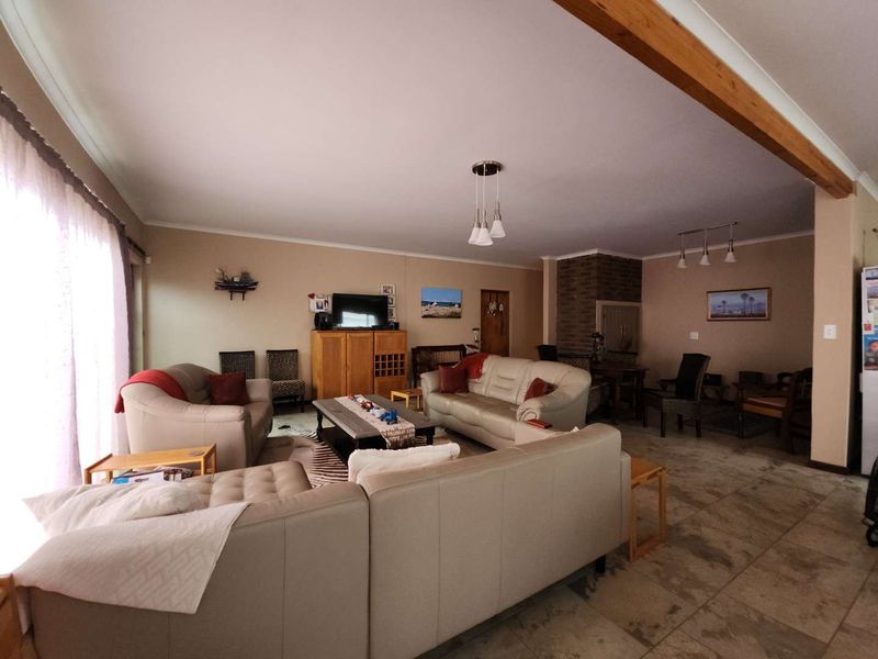 Second row house from the sea in Sunbay, Henties Bay. - Photo 9