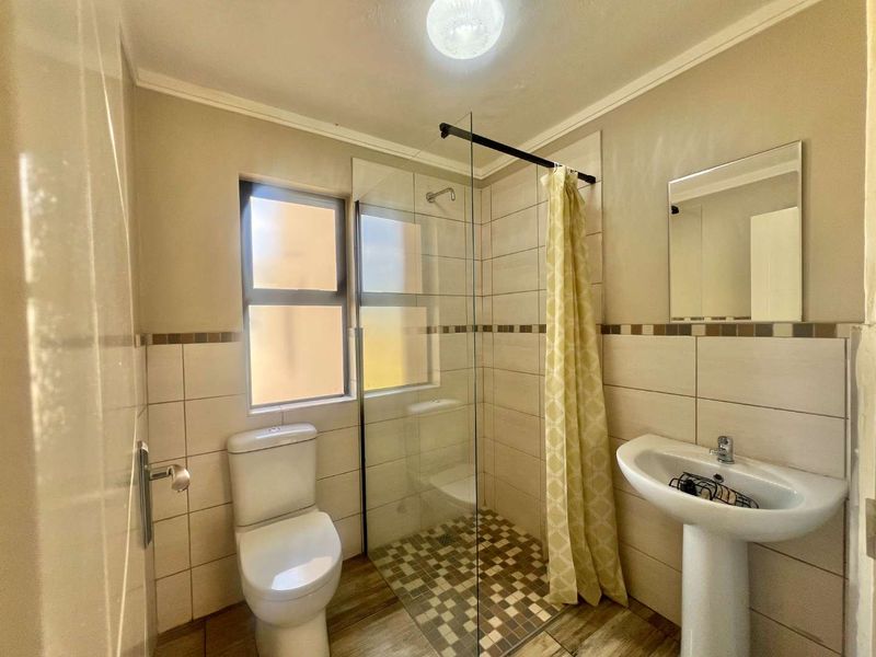 Modern Comfort Meets Estate Living – Spacious Corner Stand Home For sale - Photo 10