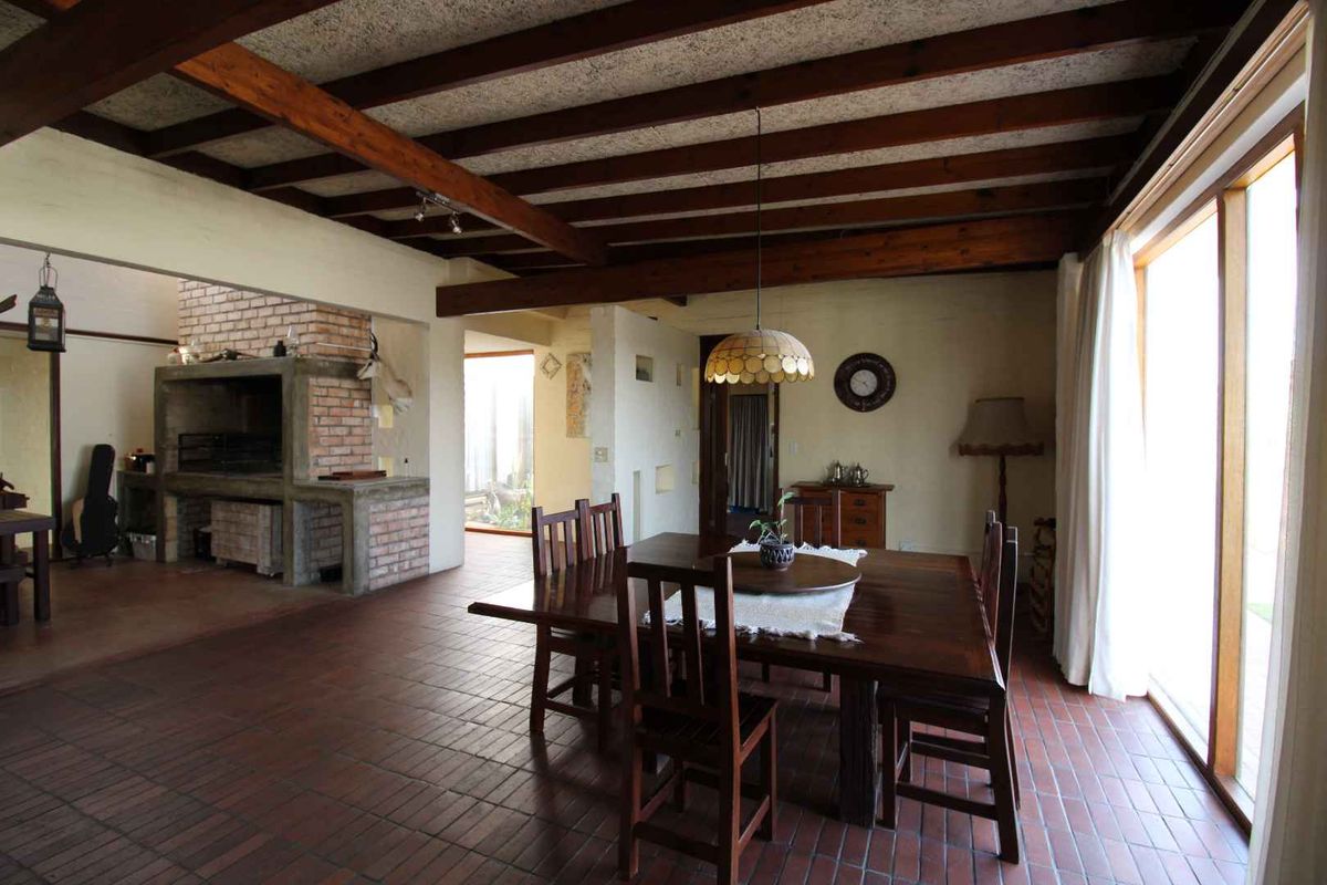 Family home in sought after area - Photo 4