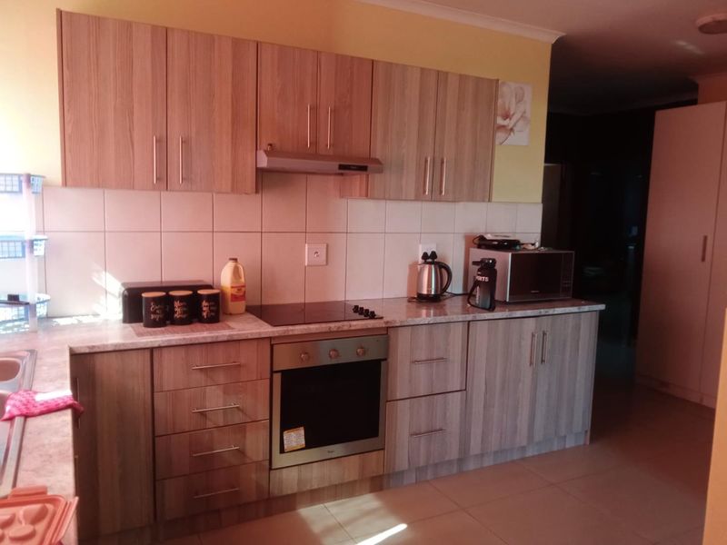 FOR SALE: Spacious 3 bedrooms house for sale in Arandis, Selling price N$900,000 cost excluded (Negotiable), Erf size 480 m2, - Photo 4