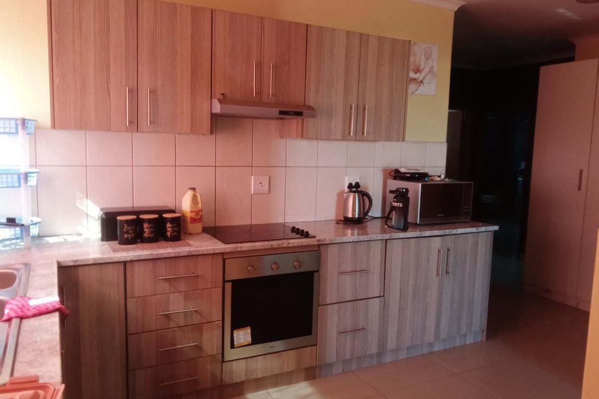 FOR SALE: Spacious 3 bedrooms house for sale in Arandis, Selling price N$900,000 cost excluded (Negotiable), Erf size 480 m2, - Photo 4