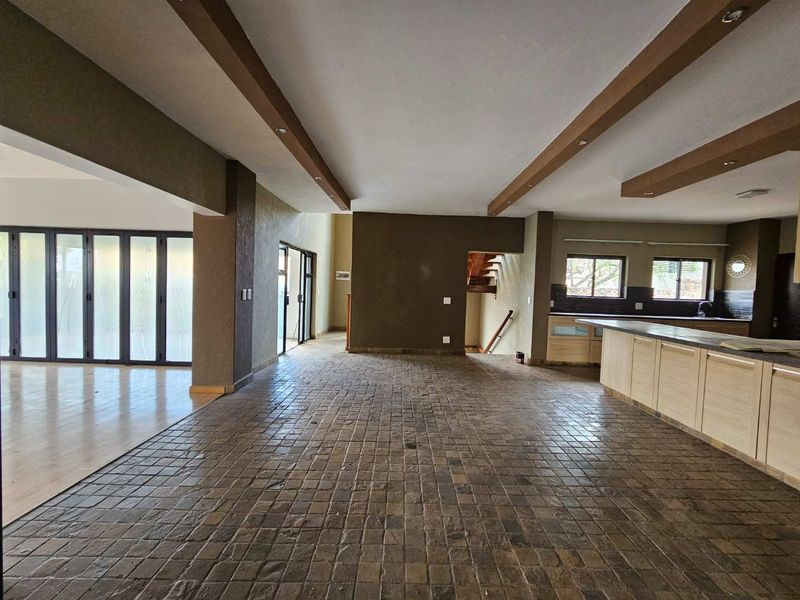 4 bedroom double story house for sale - Photo 7