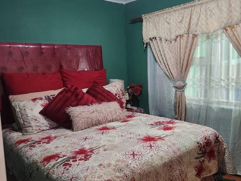 Family House for Sale in Mandela Park, Khayelitsha, Cape Town - Photo 6