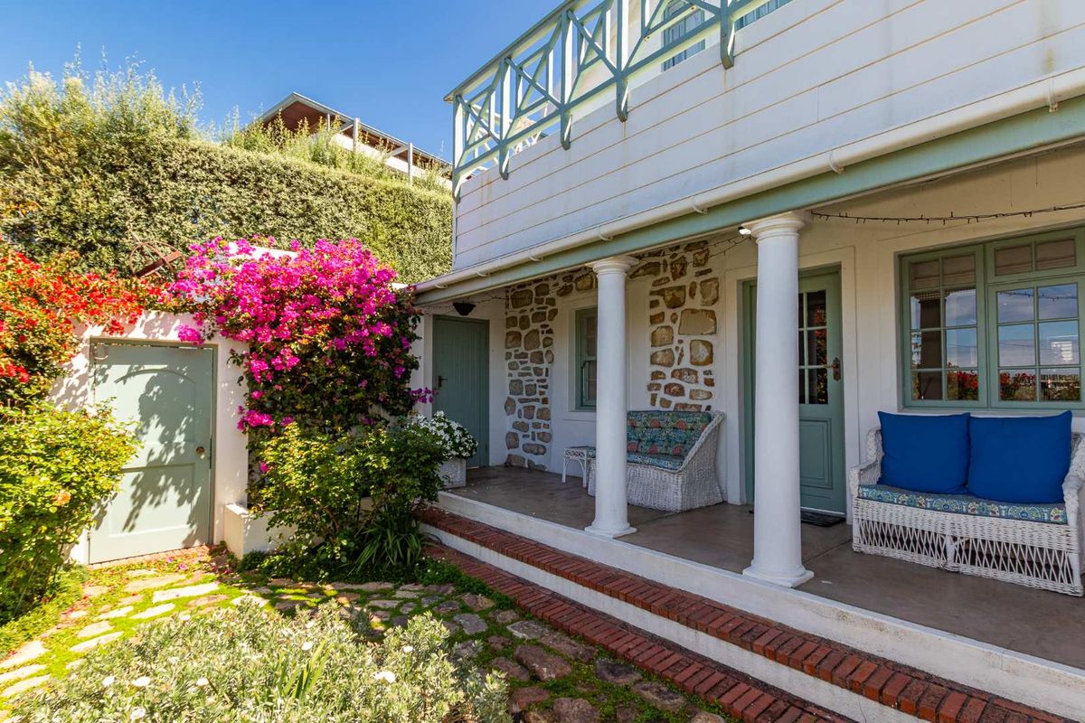 Classic Fully Furnished Home in Kalk Bay - Photo 4