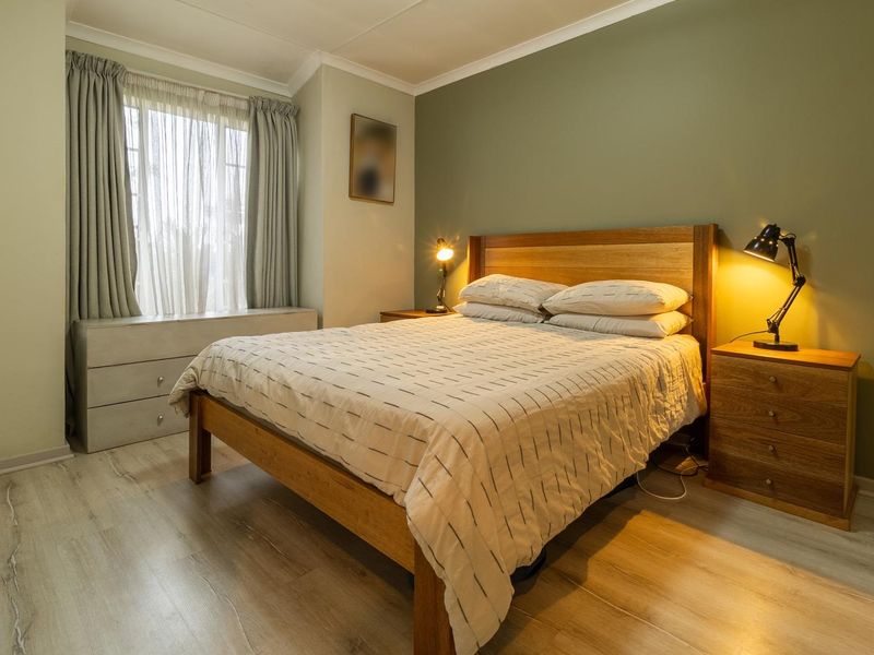 Neat & Tidy, Two bedroom simplex in security estate - Moreleta Park - Photo 10