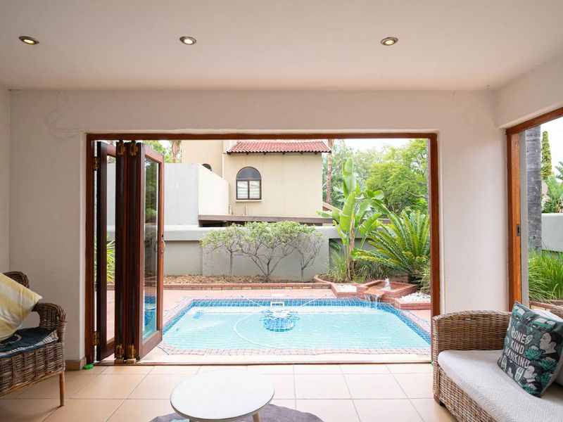 Space, Light and Comfort in a Secure Complex - Photo 5