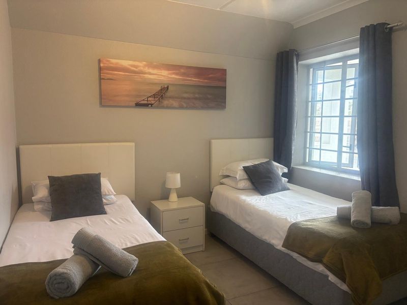 Stunning FURNISHED 2 bedroom apartment in Mont Serrat West Beach - Photo 9