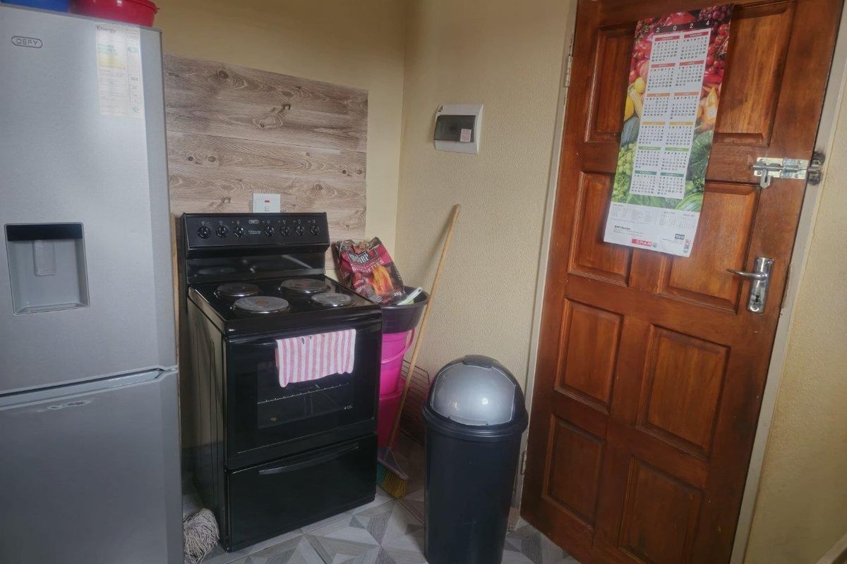 Your Ideal Home Awaits in Secure Rosslyn Community - Photo 3