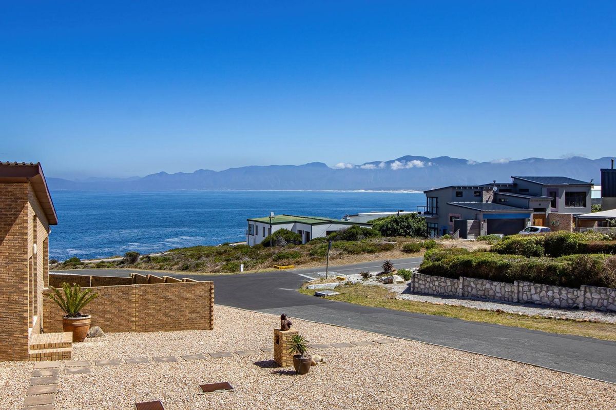 Location Perfection - Photo 4