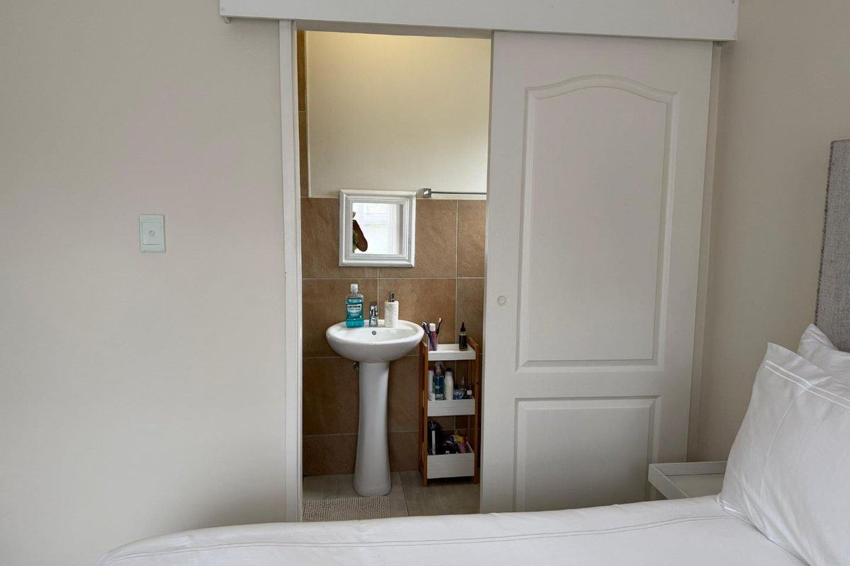 Lovely neat  2 bedroom flat at Glenwood Durban - Photo 5
