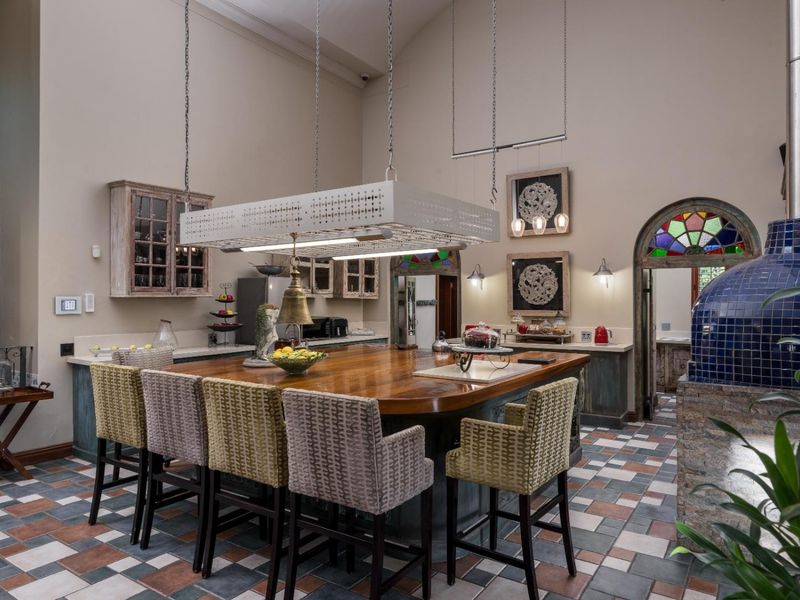 A Private Winelands Sanctuary with Panoramic Simonsberg Views - Photo 8