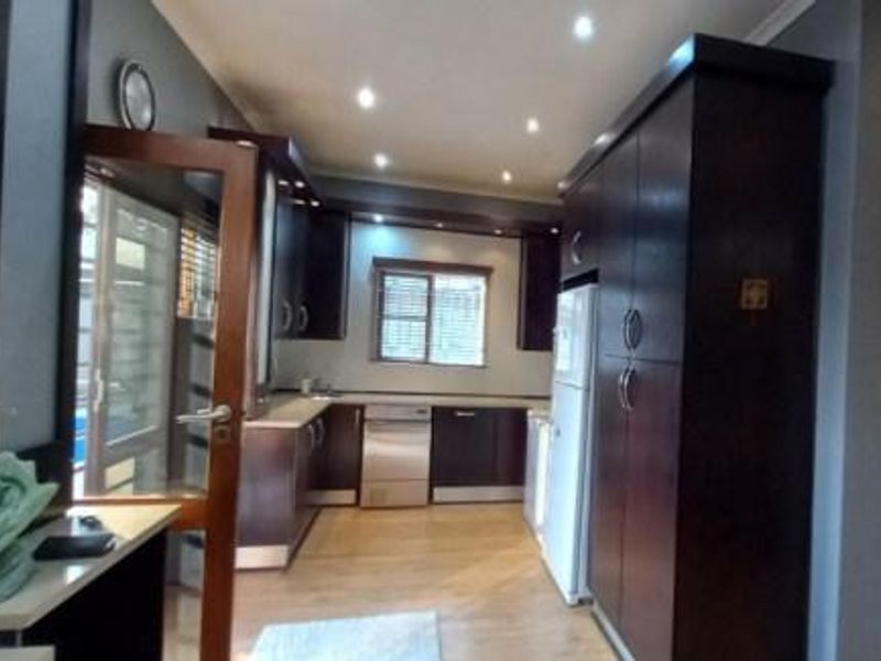 FOR SALE- 4 BEDROOM HOUSE IN OKAHANDJA, NAMIBIA - Photo 2