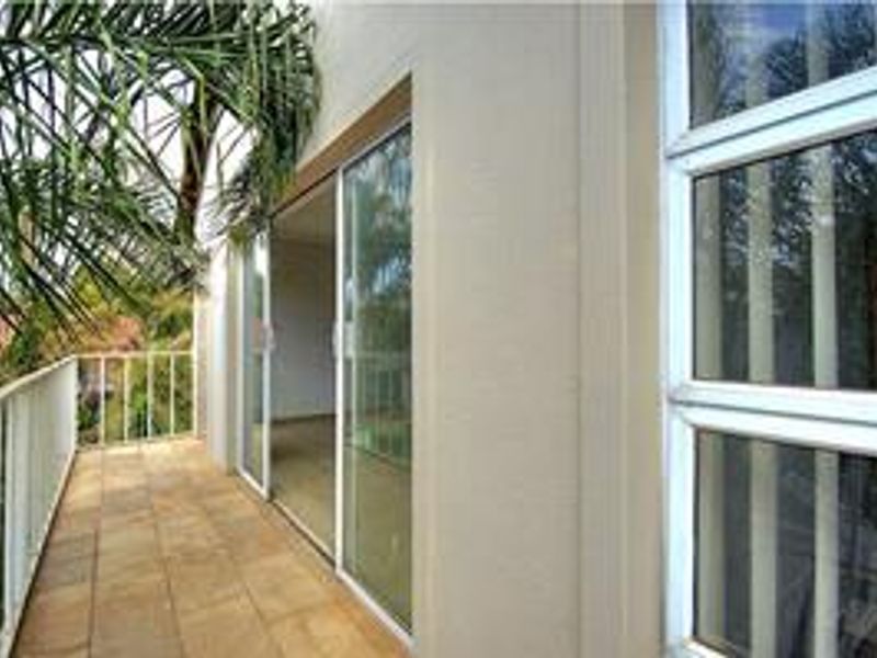 Exceptional property with 2 Dwellings! - Photo 5