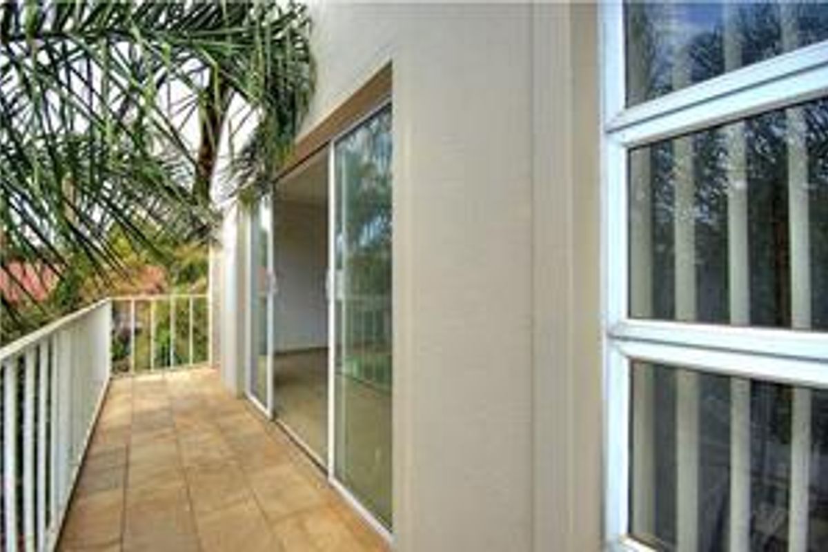 Exceptional property with 2 Dwellings! - Photo 5