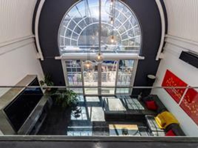 Stunning luxury penthouse in the heart of the CBD - Photo 8