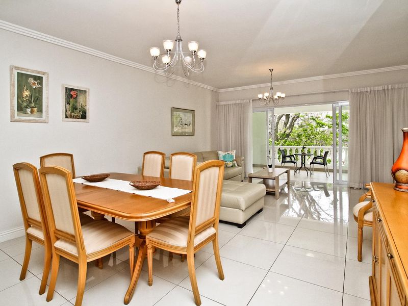Exclusive Furnished Apartment in Secure Road Closure! - Photo 3