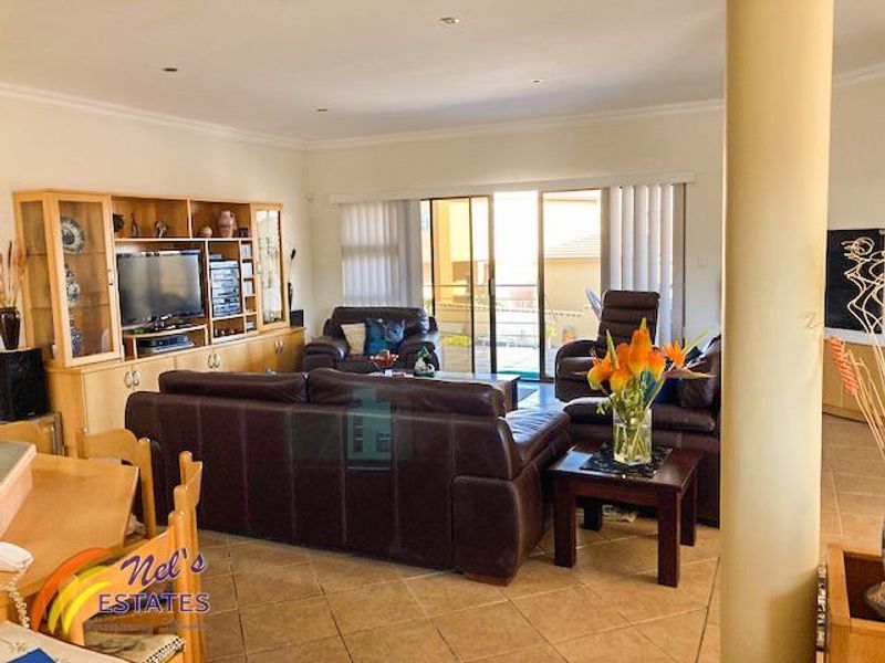 3 Bedroom house with flat in Vogelstrand Swakopmund - Photo 8