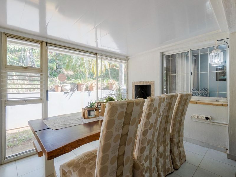 Modern duplex unit - Photo 8