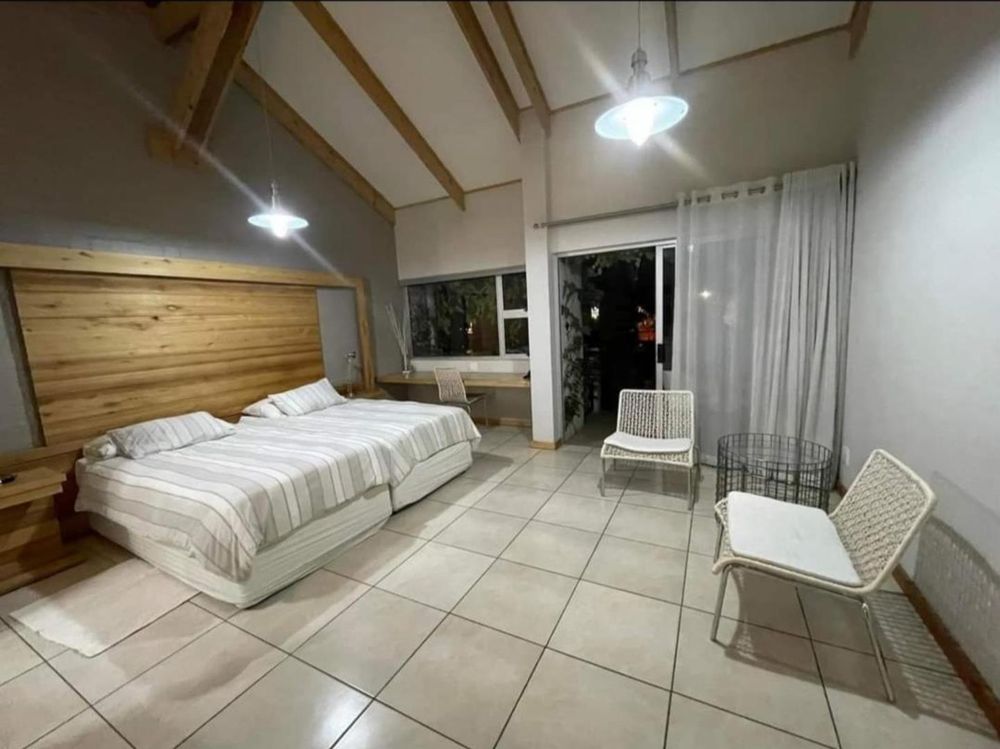 Twin Bedroom 4
