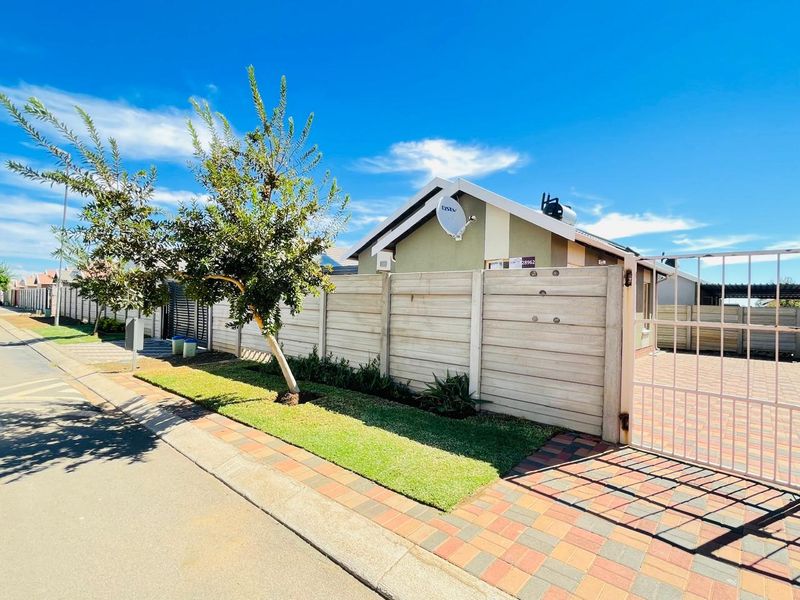 3 Bedroom House For Sale In Sky City EXT 33 - Photo 2