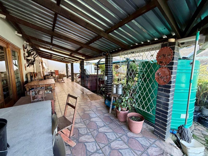 5 Bedroom house with flat for sale in Vryheid - Photo 9