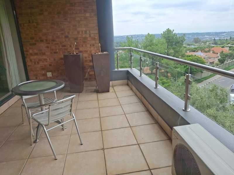 A BEAUTIFULLY FURNISHED TWO BEDROOM FURNISHED APARTMENT - Photo 5