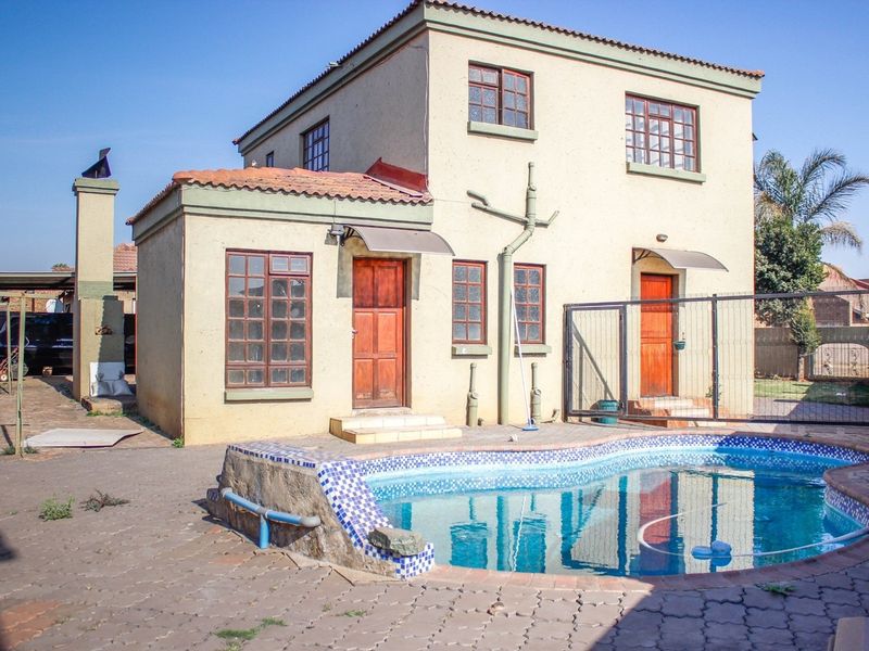 Unlock the Potential: Transform This Spacious Mineralia Gem into Your Dream Home! - Photo 5