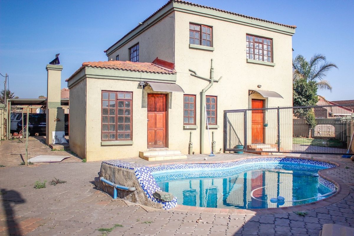 Unlock the Potential: Transform This Spacious Mineralia Gem into Your Dream Home! - Photo 5