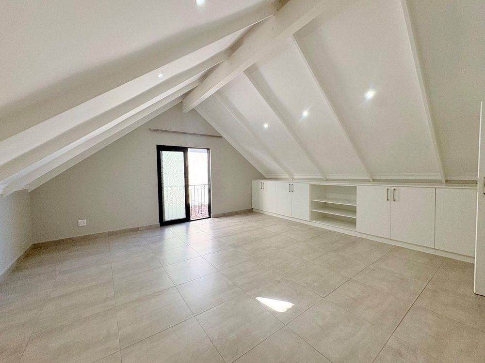 Extra room upstairs that can be used as pajama lounge, office or fourth bedroorm.