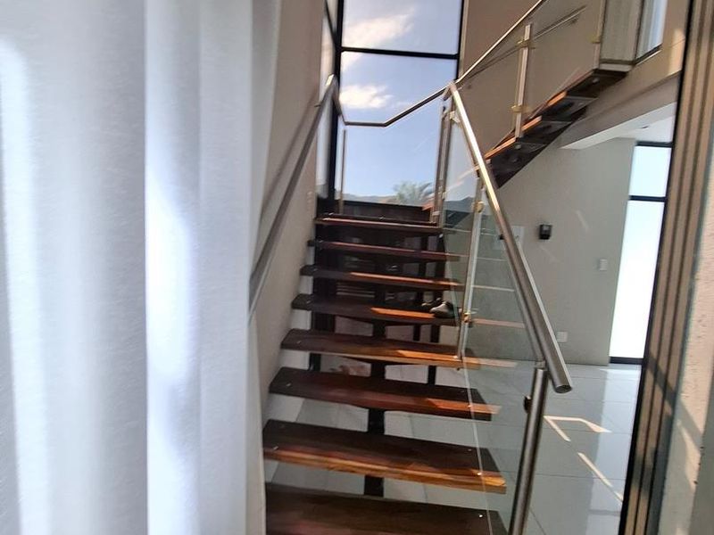 🏡 FOR SALE | DOUBLE-STORY HOUSE IN CIMBEBASIA 💰 N$ 2,850,000 Excluding Costs - Photo 5