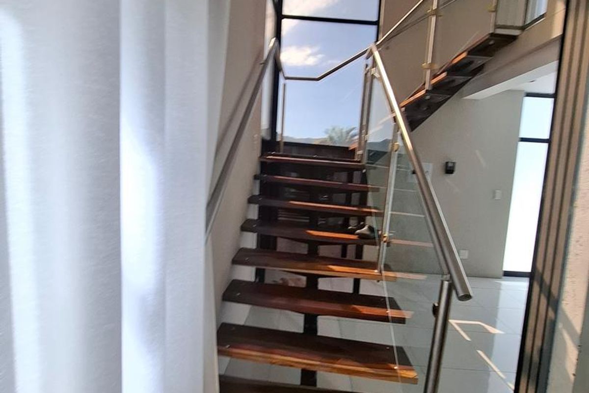 🏡 FOR SALE | DOUBLE-STORY HOUSE IN CIMBEBASIA 💰 N$ 2,850,000 Excluding Costs - Photo 5