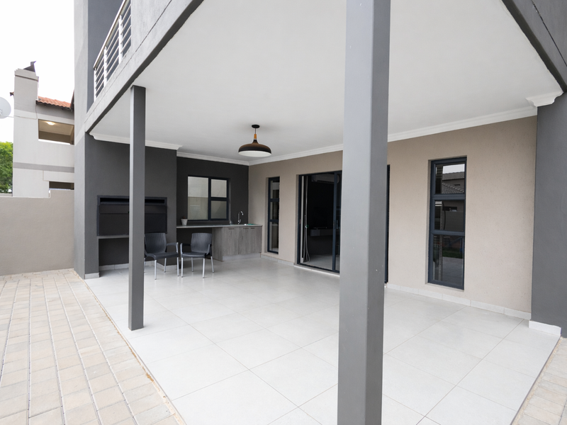 Spacious 4 Bedroom Double Story Home in Montana Village Estate - Photo 5