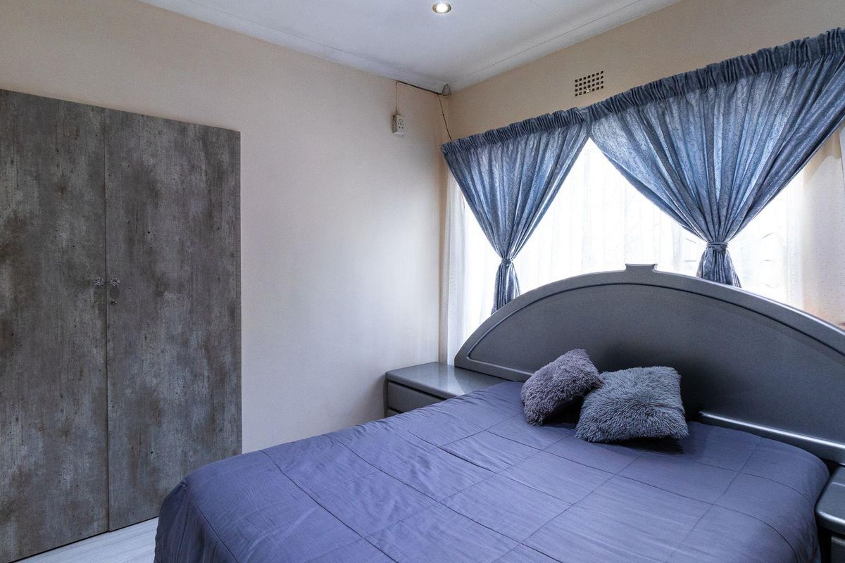 Stunning 4 Bedroom Home in Rynsoord - Photo 5