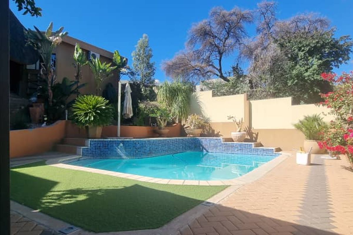 Eros Park Oasis Home - Photo 3