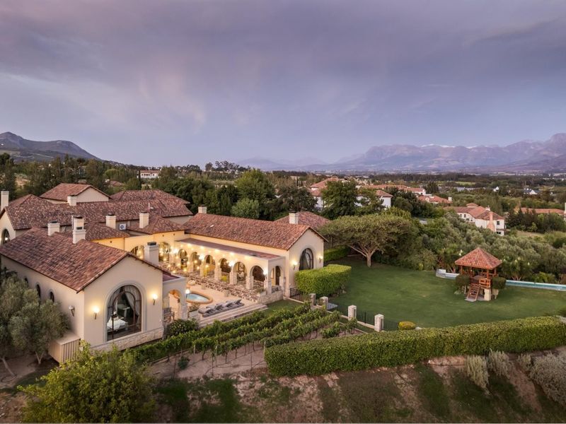 A Private Winelands Sanctuary with Panoramic Simonsberg Views - Photo 1