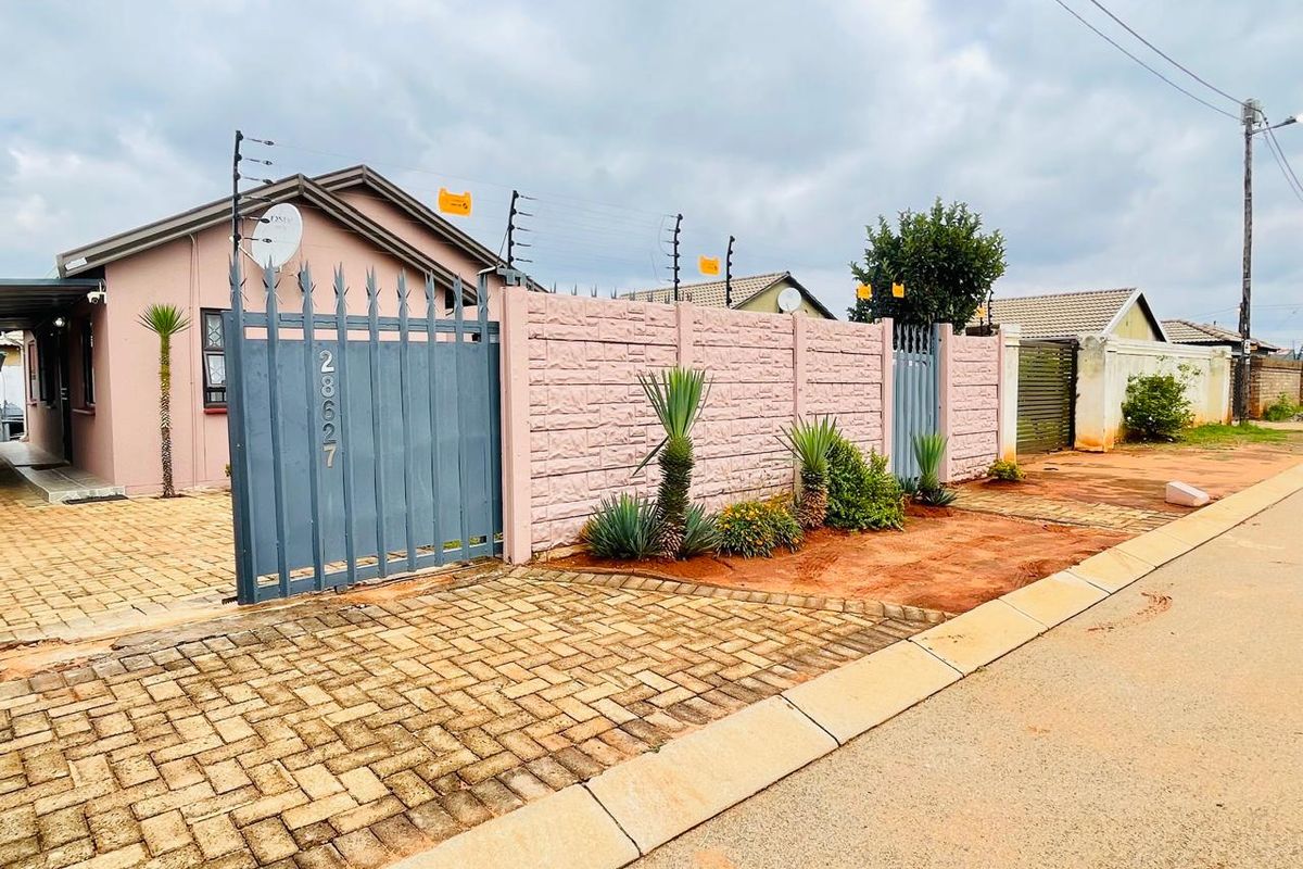 Imagine Coming Home To This Gorgeous 3 Bedroom Home in Protea Glen EXT 34!! - Photo 2