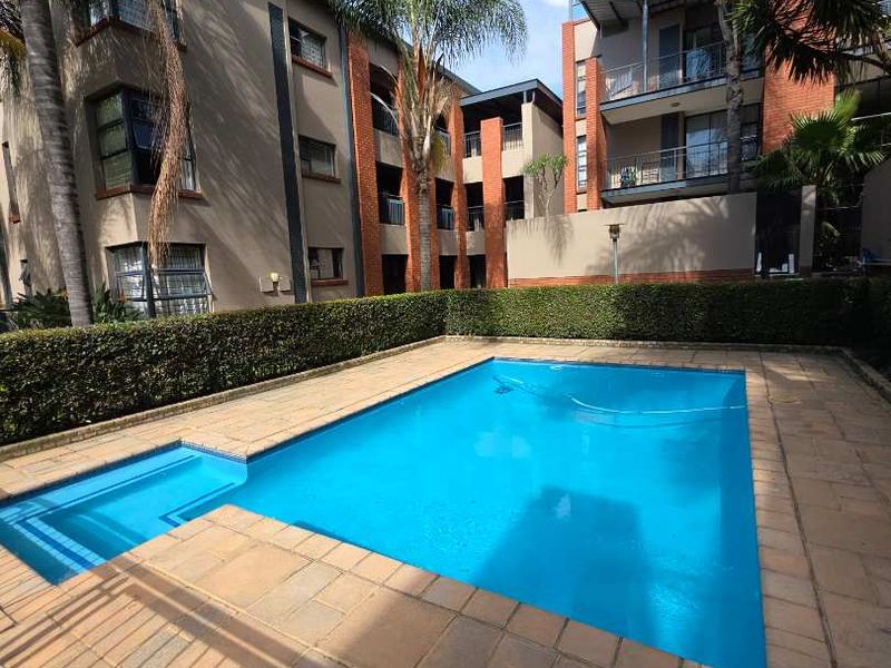 SOPHISTICATED FULLY FURNISHED 2 BED APARTMENT IN SECURE COMPLEX IN MORNINGSIDE - Photo 2