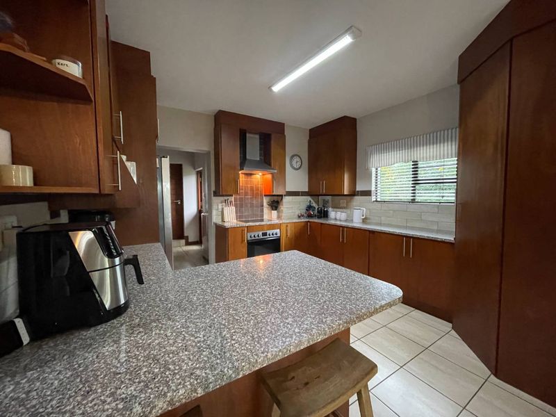 Midstream Hill Charmer of a home - Photo 9