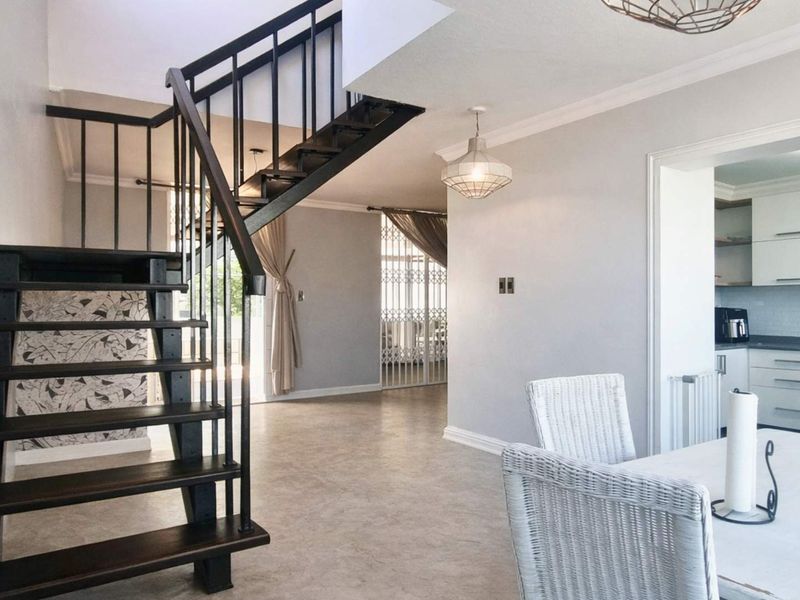 3 Bedroom Townhouse for Sale in La Lucia - Photo 6