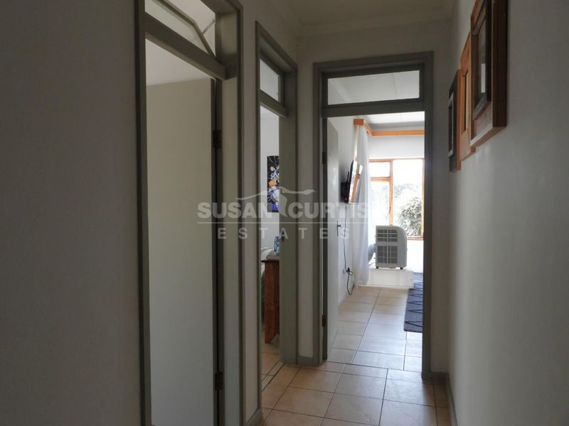 Comfortable family house with big erf - Photo 7