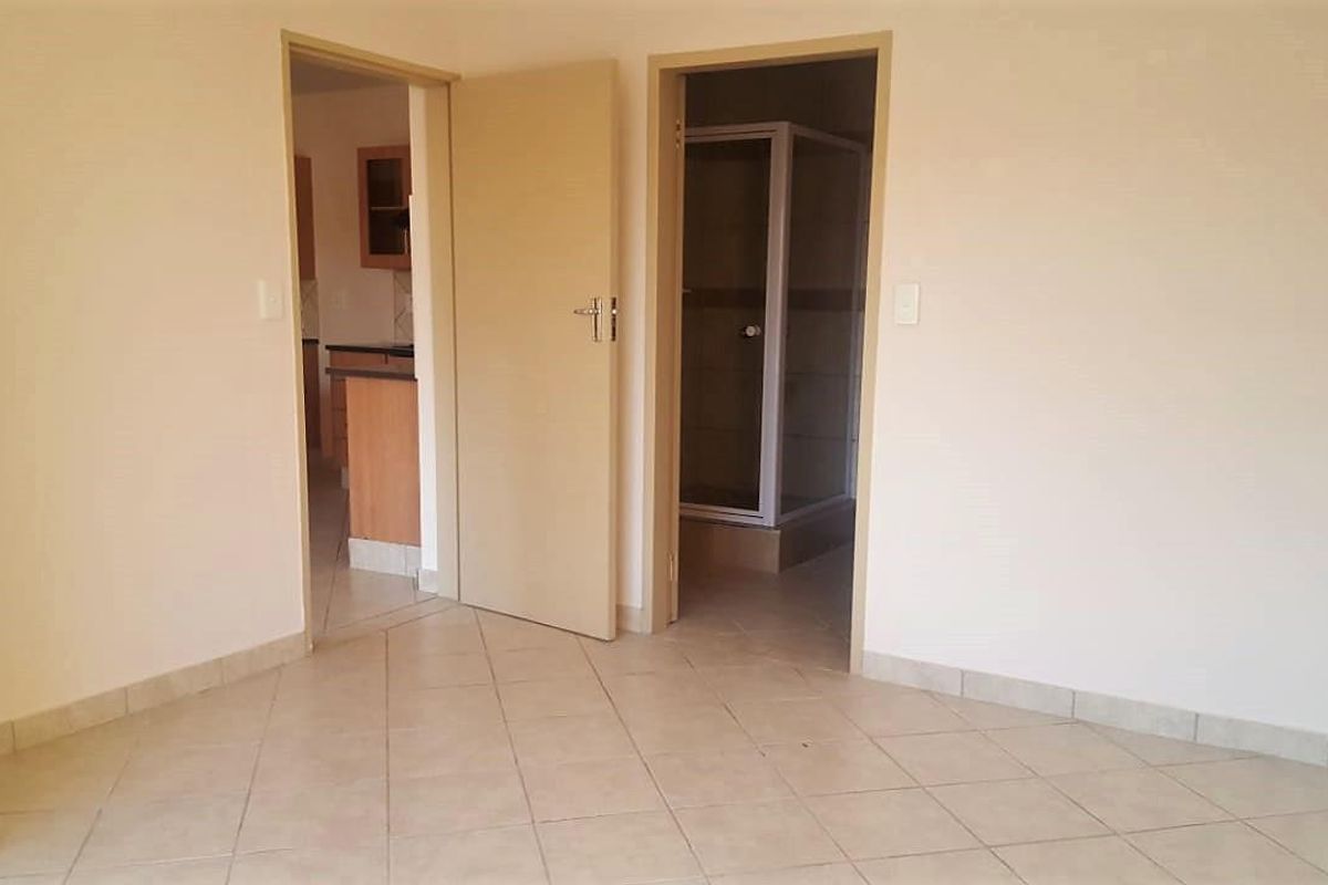 Secure & Stylish Living: 1-Bed in Elardus Park! - Photo 5
