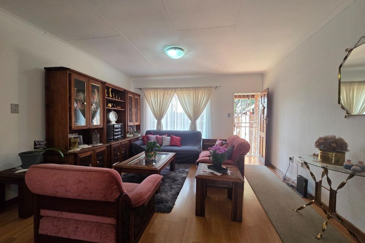 Townhouse For Sale in South Crest, Alberton - Photo 4